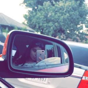 Meet your Posher, Lauraa